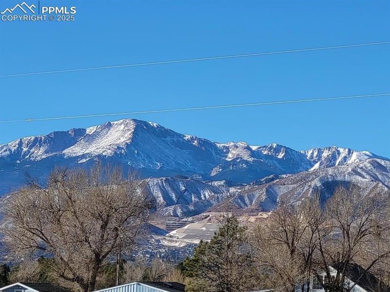 1215 Old Ranch Rd, Colorado Springs, CO 80921