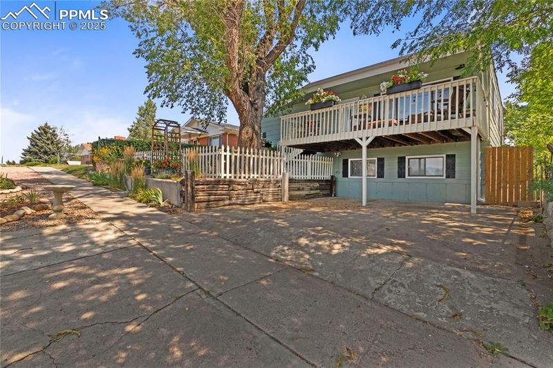 1215 Sunset Rd, Colorado Springs, CO 80909