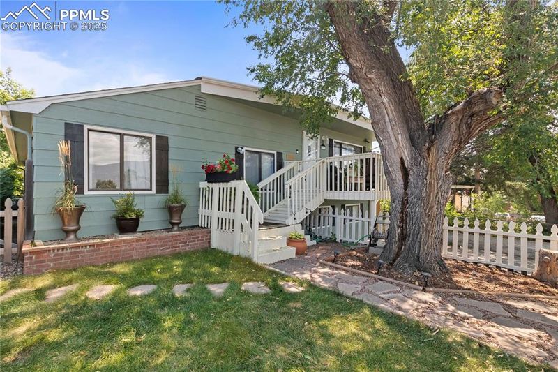 1215 Sunset Rd, Colorado Springs, CO 80909