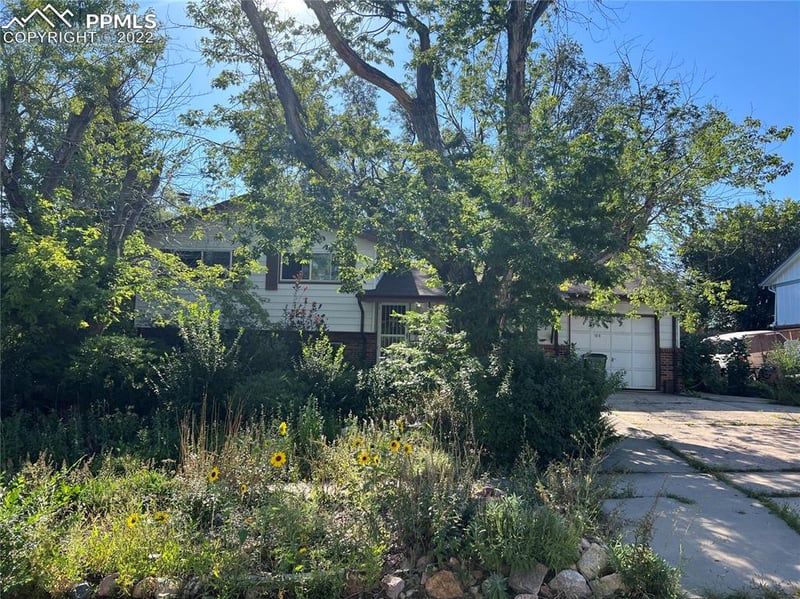 1215 Yosemite Dr, Colorado Springs, CO 80910