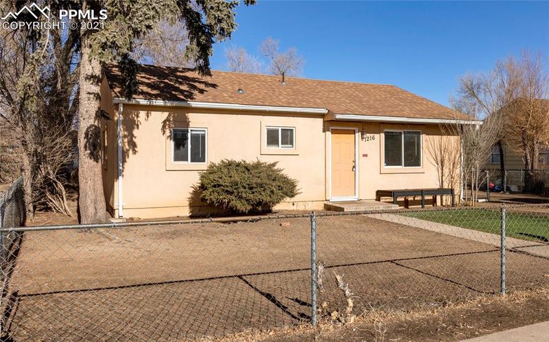 1216 Aspen Ave, Colorado Springs, CO 80905