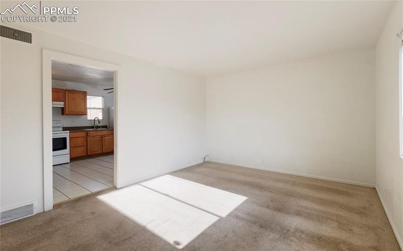 1216 Aspen Ave, Colorado Springs, CO 80905