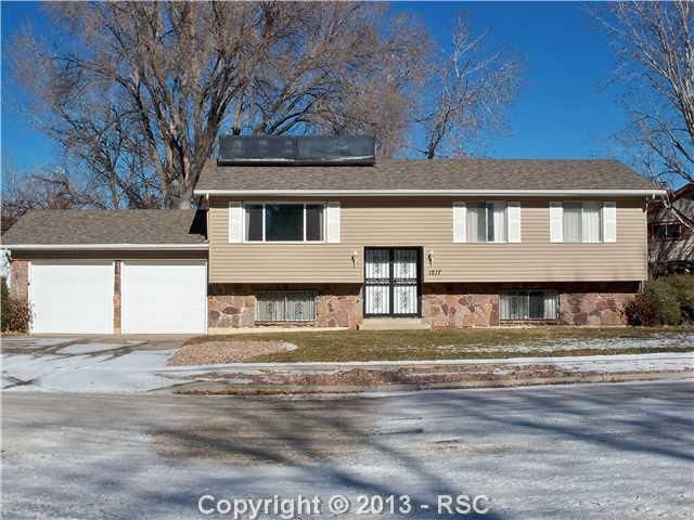 1217 De Reamer Cir, Colorado Springs, CO 80915