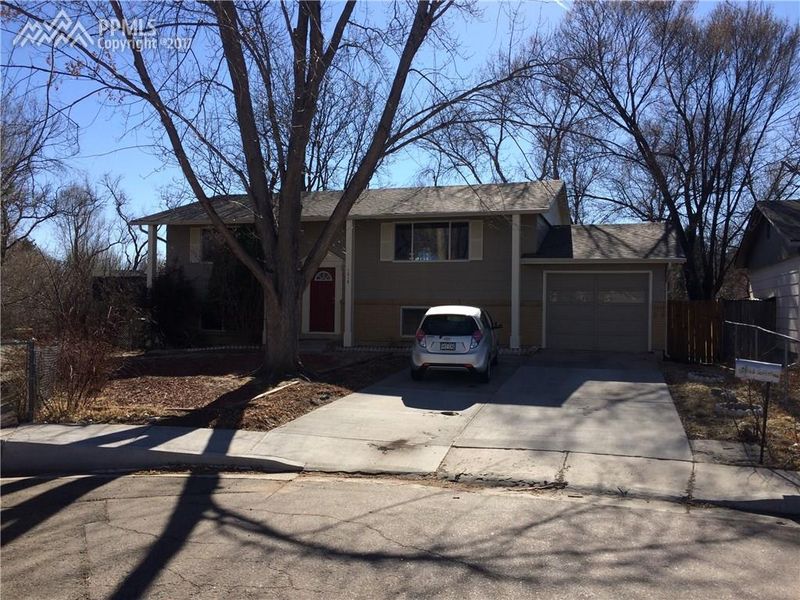 1218 De Reamer Cir, Colorado Springs, CO 80915