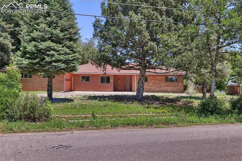 122 W Old Broadmoor Rd, Colorado Springs, CO 80906