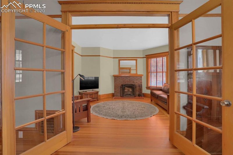 122 E Washington St, Colorado Springs, CO 80907