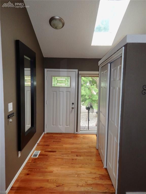 1220 Windmill Ave, Colorado Springs, CO 80907