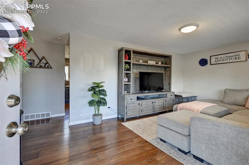 1222 Hartford St, Colorado Springs, CO 80906