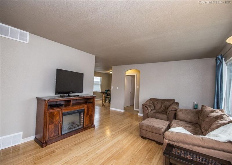 1225 Aspen Ave, Colorado Springs, CO 80905
