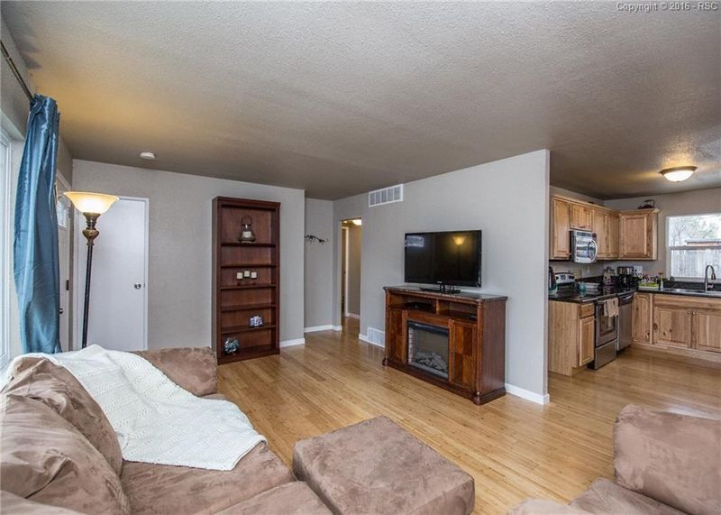 1225 Aspen Ave, Colorado Springs, CO 80905