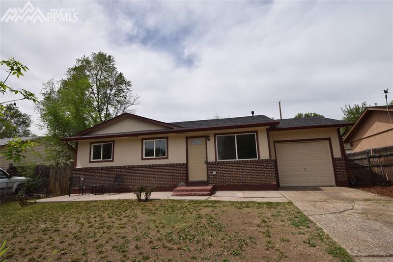 1226 Burnham St, Colorado Springs, CO 80906