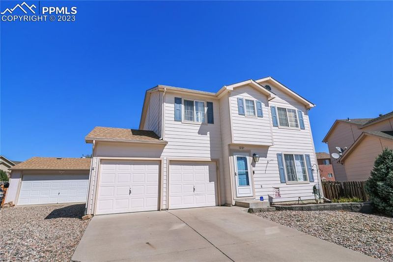 1227 Silverqueen Rd, Pueblo, CO 81008