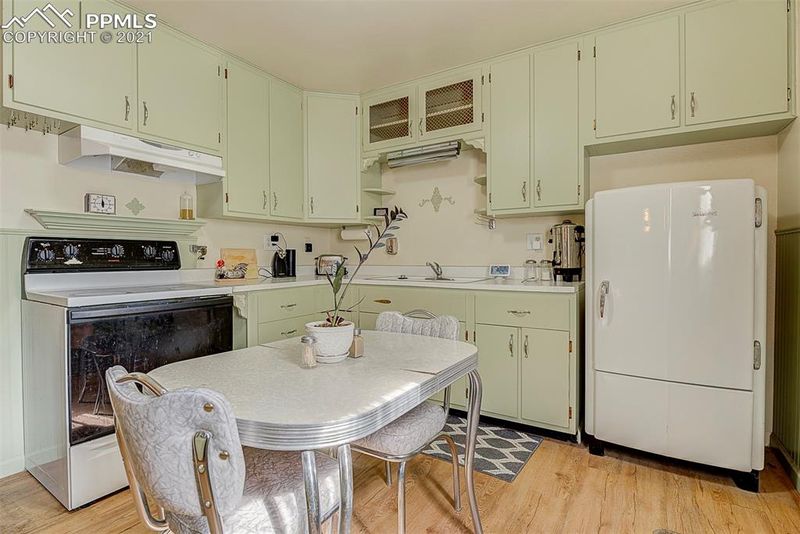 123 N Dunsmere St, Colorado Springs, CO 80909