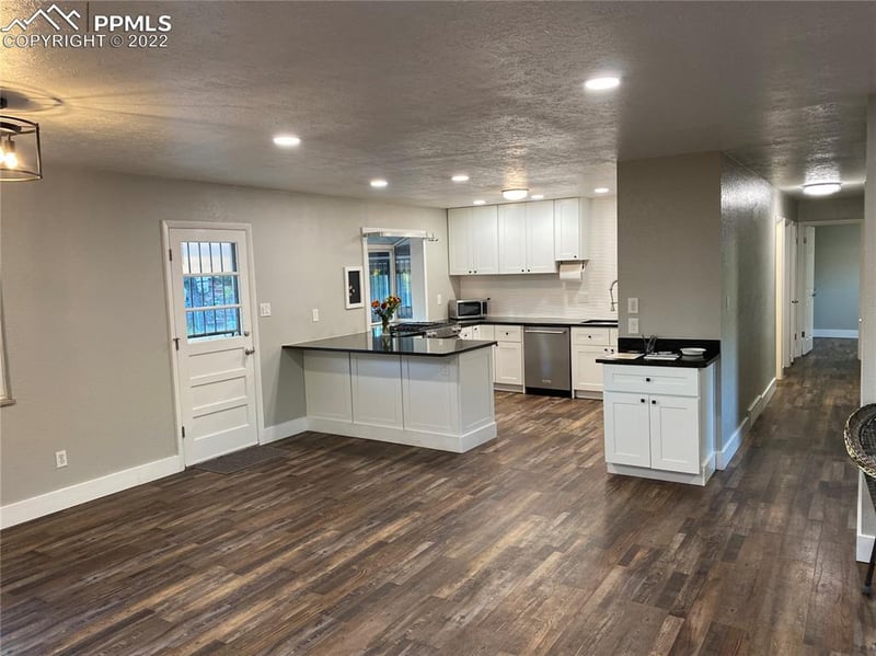 123 Pawnee Ave, Manitou Springs, CO 80829