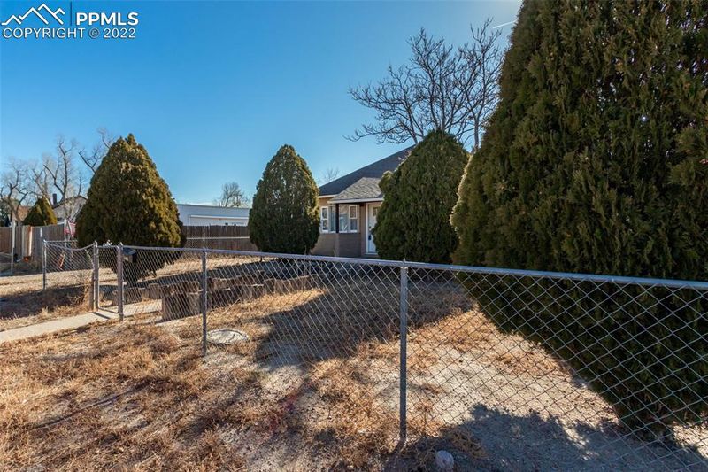 1230 W 18th St, Pueblo, CO 81003
