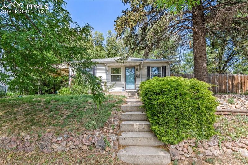 1230 N Walnut St, Colorado Springs, CO 80905