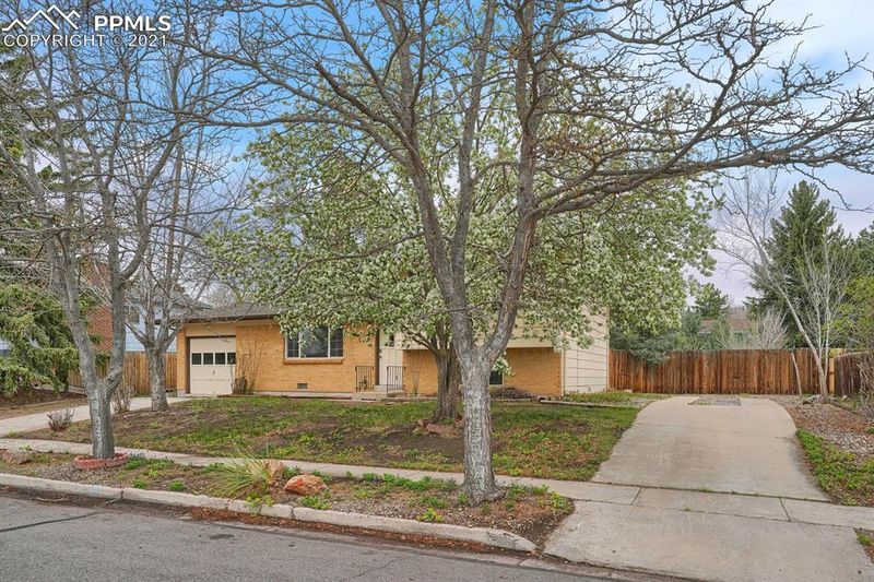 1231 Osgood Rd, Colorado Springs, CO 80915