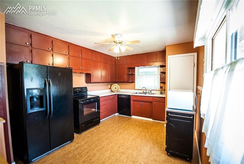 1235 E Monroe St, Colorado Springs, CO 80907