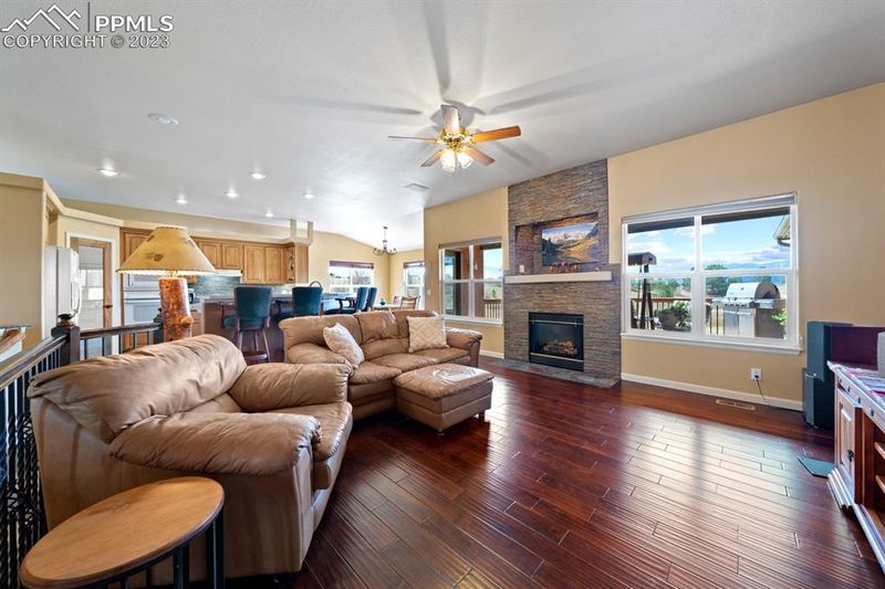 1235 S Park Dr, Monument, CO 80132