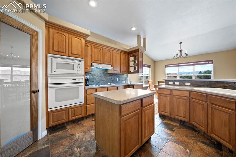 1235 S Park Dr, Monument, CO 80132
