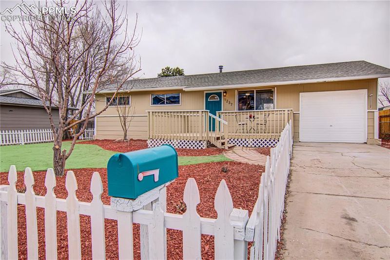 1237 Hartford St, Colorado Springs, CO 80906