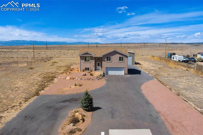 1237 N Parkridge Dr, Pueblo, CO 81007