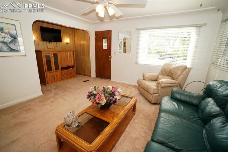 124 N 13th St, Colorado Springs, CO 80904