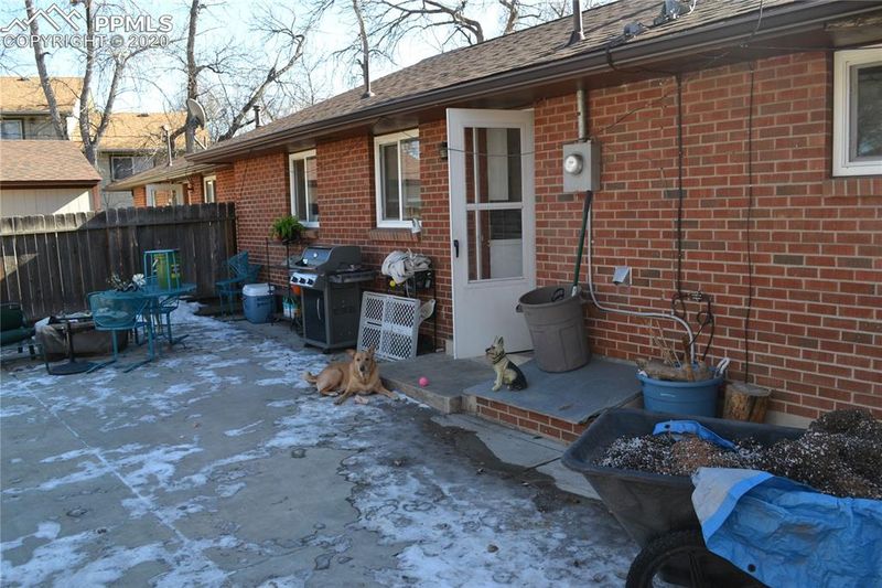 124 W Cheyenne Rd, Colorado Springs, CO 80906