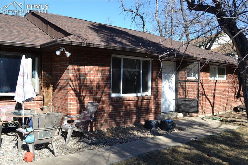 124 W Cheyenne Rd, Colorado Springs, CO 80906