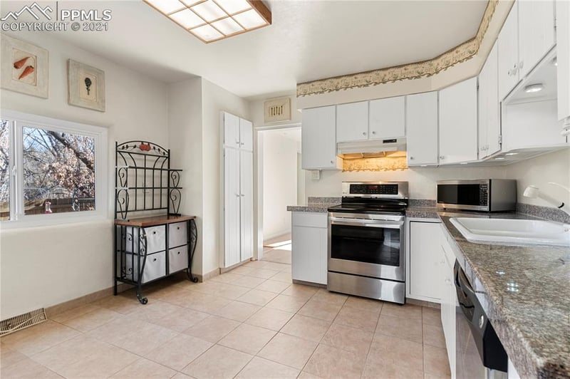 124 Crystal Park Rd, Manitou Springs, CO 80829