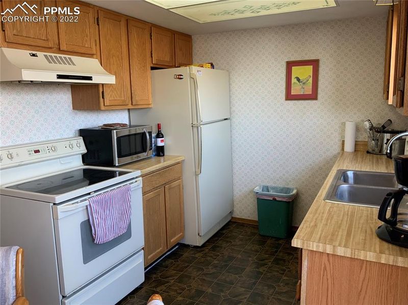 1245 Soaring Eagle Dr, Colorado Springs, CO 80915