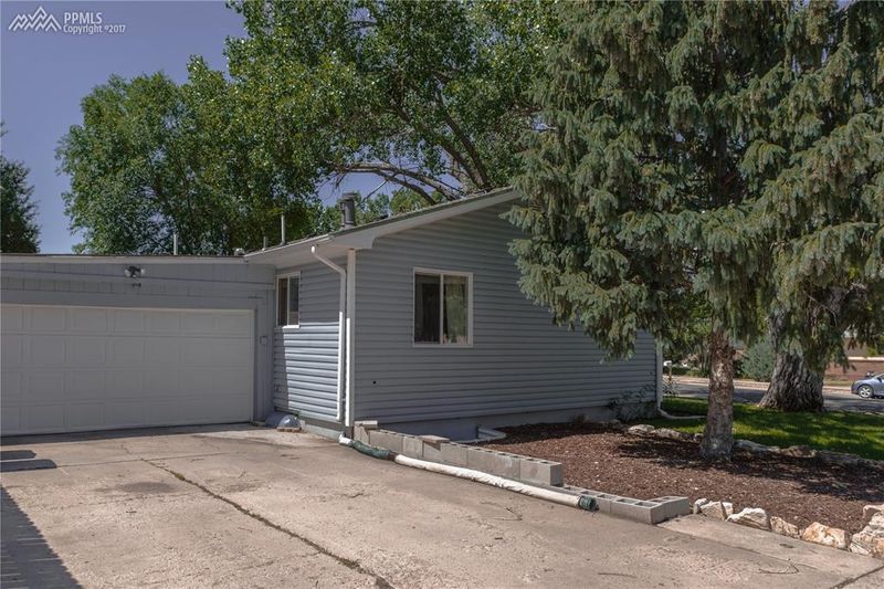1247 Baylor Dr, Colorado Springs, CO 80909