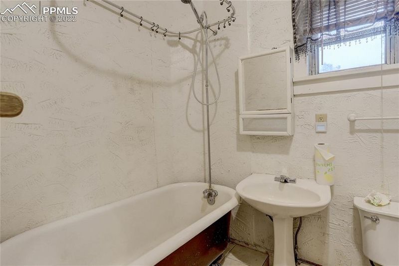 125 N 7th St, Colorado Springs, CO 80905