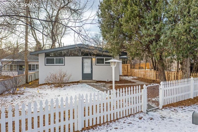 125 Cheyenne Blvd, Colorado Springs, CO 80905