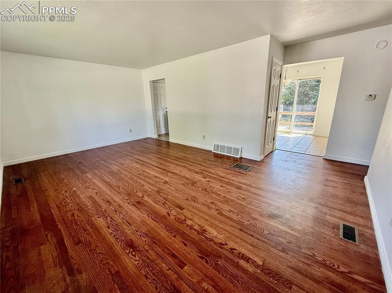 125 Ithaca St, Colorado Springs, CO 80911