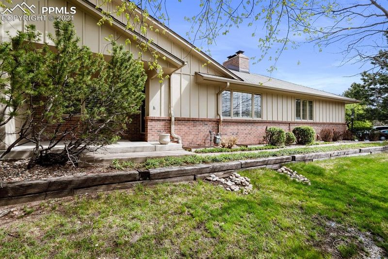 125 Miramar Dr, Colorado Springs, CO 80906