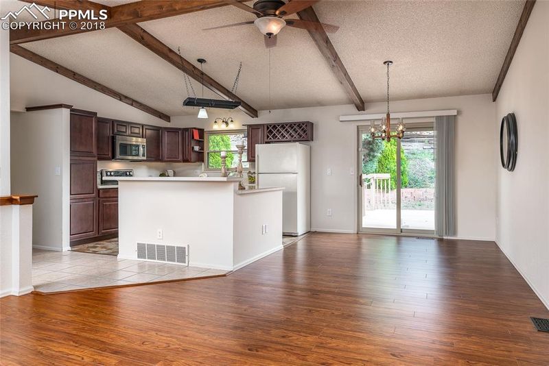1259 Suncrest Way, Colorado Springs, CO 80906