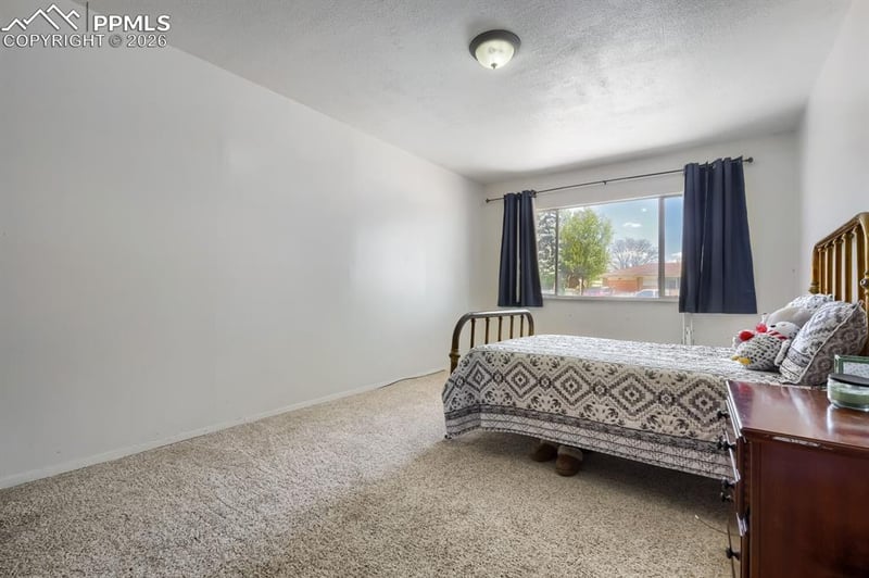 126 Roosevelt St, Colorado Springs, CO 80909