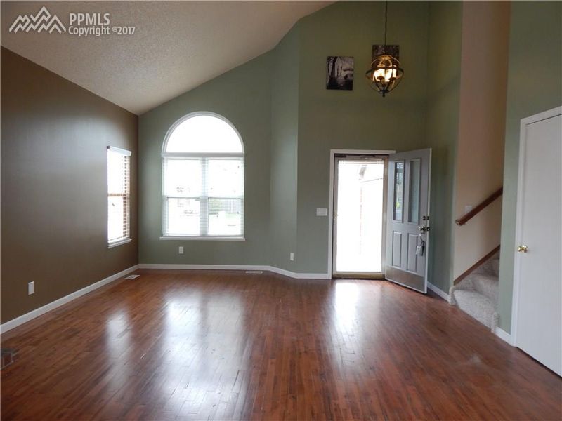 1260 Grass Valley Dr, Colorado Springs, CO 80906