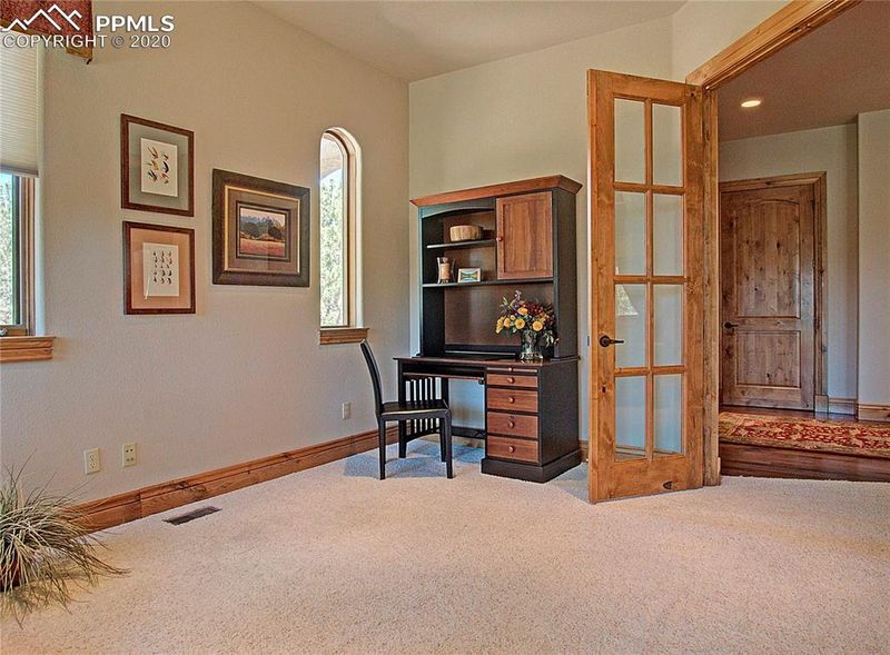 1260 Scarsbrook Ct, Monument, CO 80132