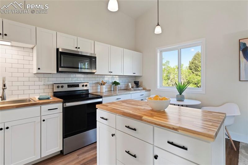 1265 South Park Dr, Monument, CO 80132