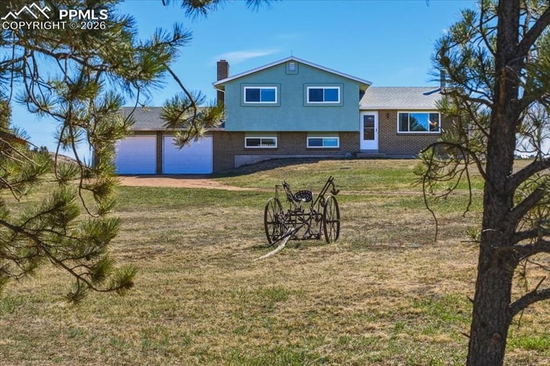 12720 Mesa View Rd, Larkspur, CO 80118