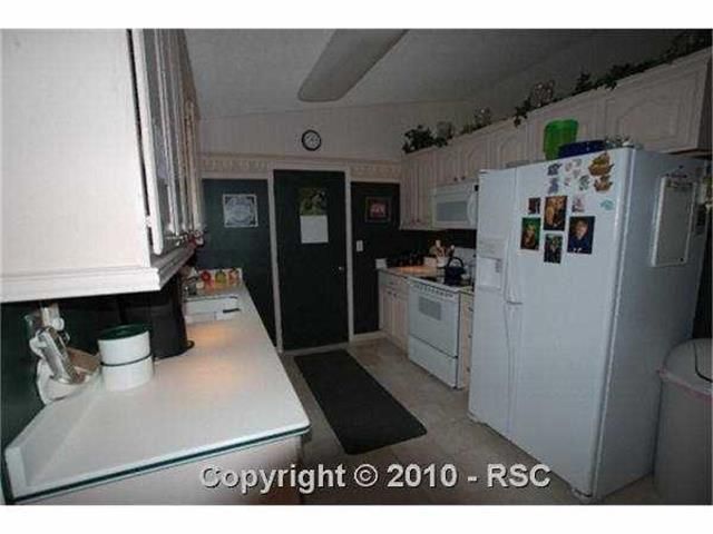 1273 Amsterdam Dr, Colorado Springs, CO 80907