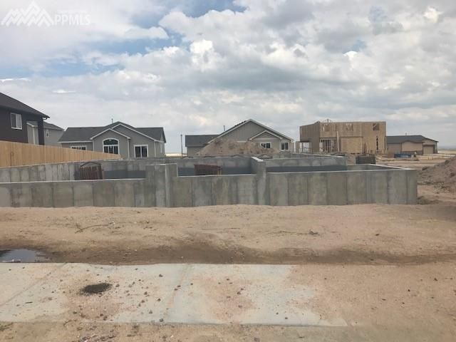 12733 Culebra Peak Dr, Peyton, CO 80831