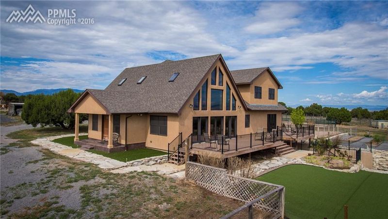 1275 Newton Rd, Pueblo, CO 81005