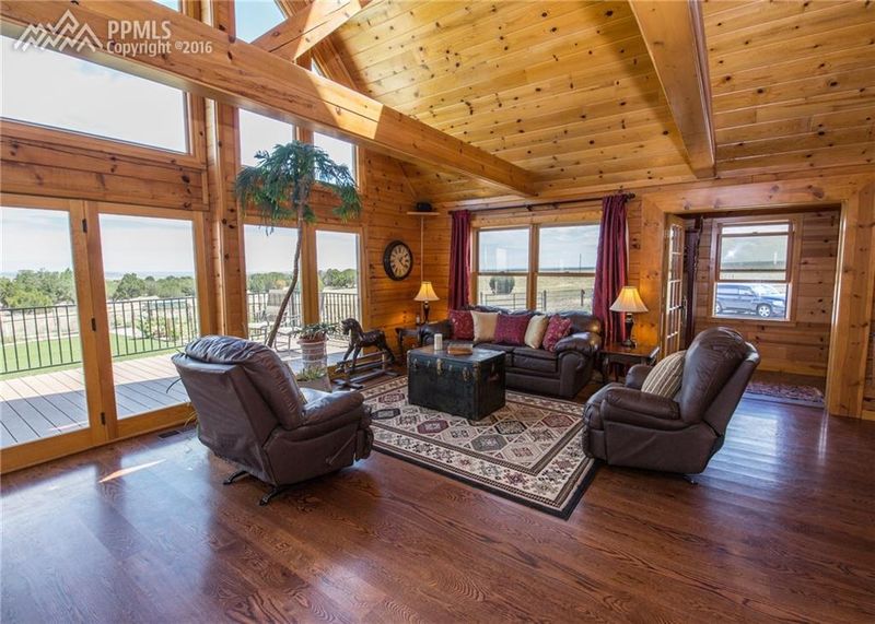 1275 Newton Rd, Pueblo, CO 81005