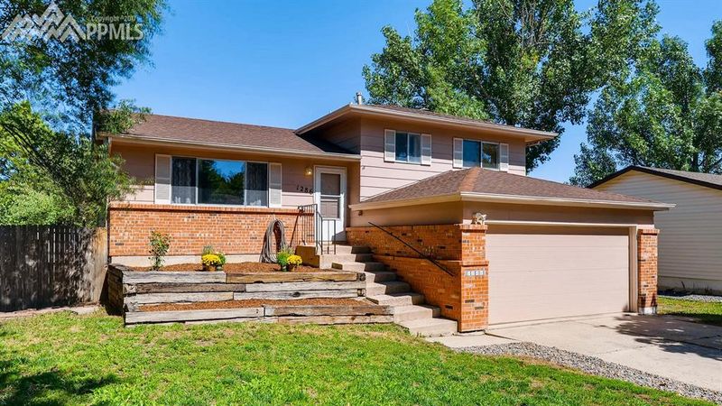 1286 Amsterdam Dr, Colorado Springs, CO 80907