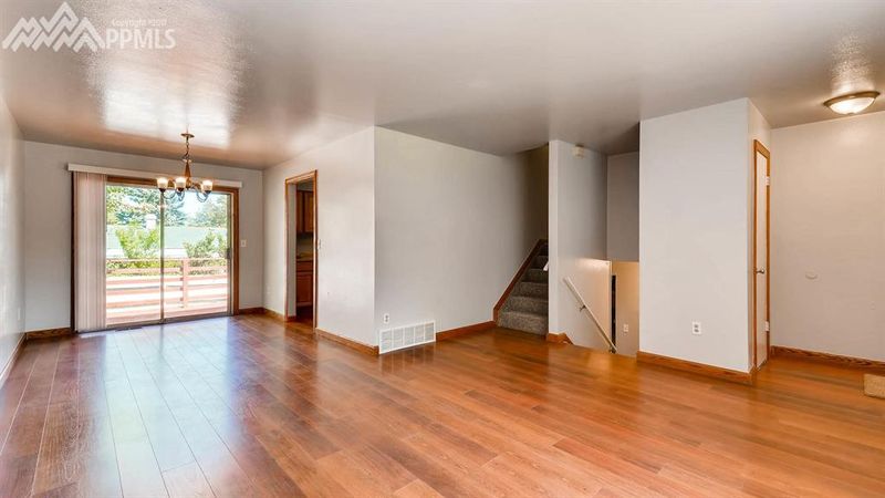 1286 Amsterdam Dr, Colorado Springs, CO 80907
