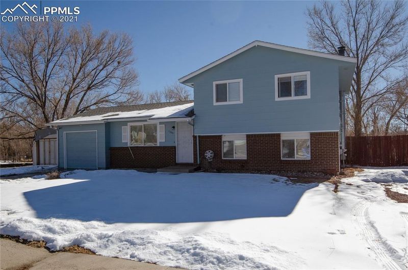 1289 Commanchero Dr, Colorado Springs, CO 80915