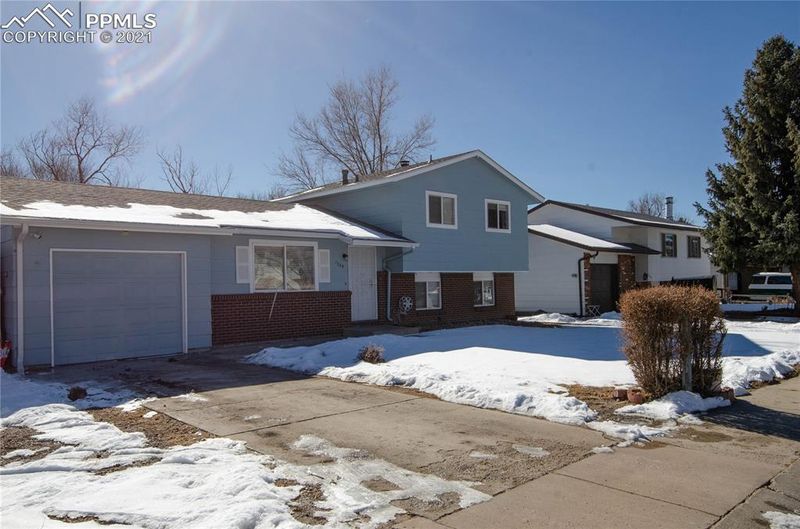 1289 Commanchero Dr, Colorado Springs, CO 80915